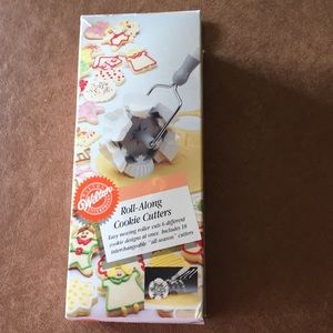 Wilton New in Box Roll-Along 18 Fun Shape Cookie Cutters